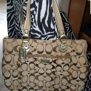 NEW COACH 18711 POPPY SIGNATURE HEART GLAM TOTE